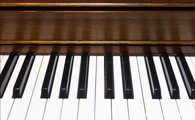 淺談一下鋼琴的維修調音及保養