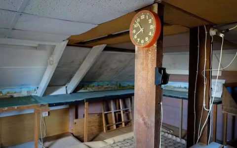 英國這套平房120萬你想要嗎？位於採礦區，已有近50年歷史，房子里還有鋼琴房